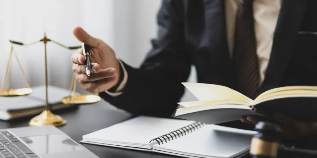 حضور فعال وکیل در مراحل اولیه ثبت شرکت